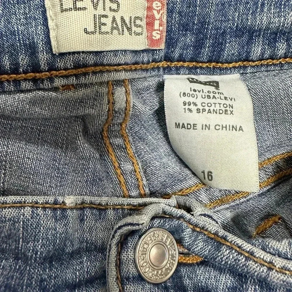 Levi’s 550 Denim Shorts - Picture 5 of 7